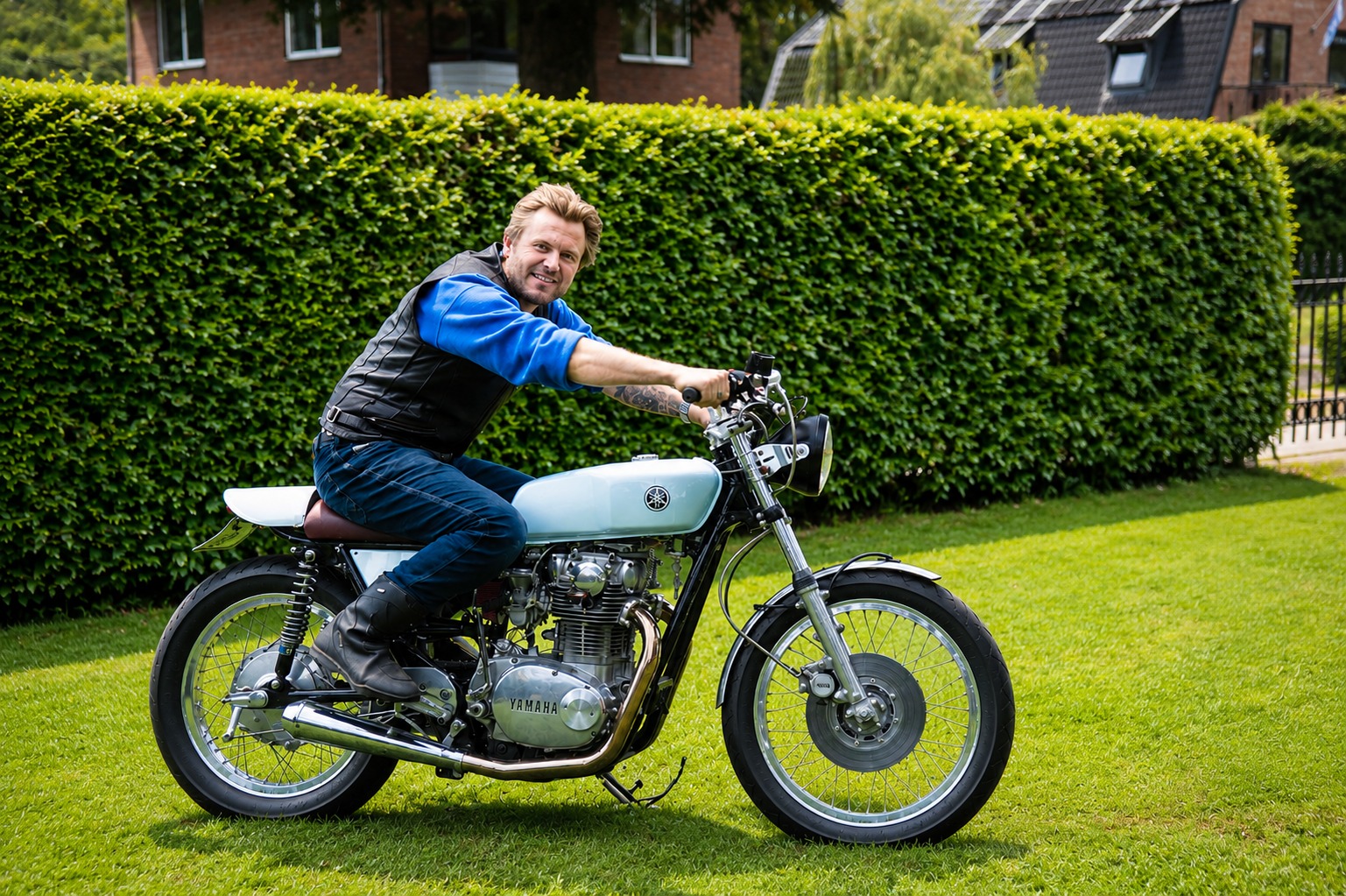 Jeremy Everts op een custom Yamaha motorfiets
